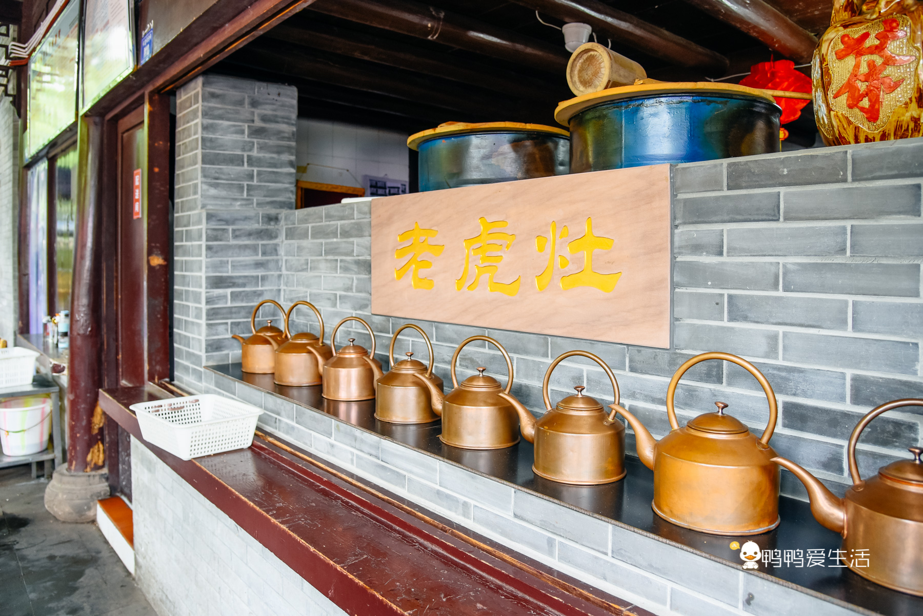 人民公园里的百年老茶社,喝茶采耳好惬意,藏进了成都人的日常!