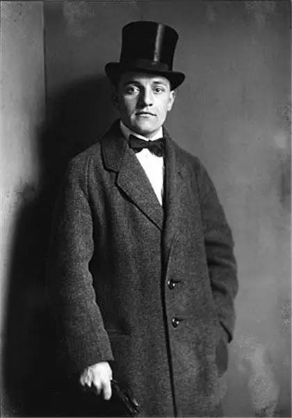 奥古斯特·桑德:黑幕下的人文主义摄影师