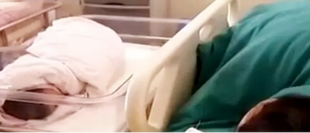 9个月女婴"剖腹产"生下胎儿,真相令人惊讶,孕期不可太大意