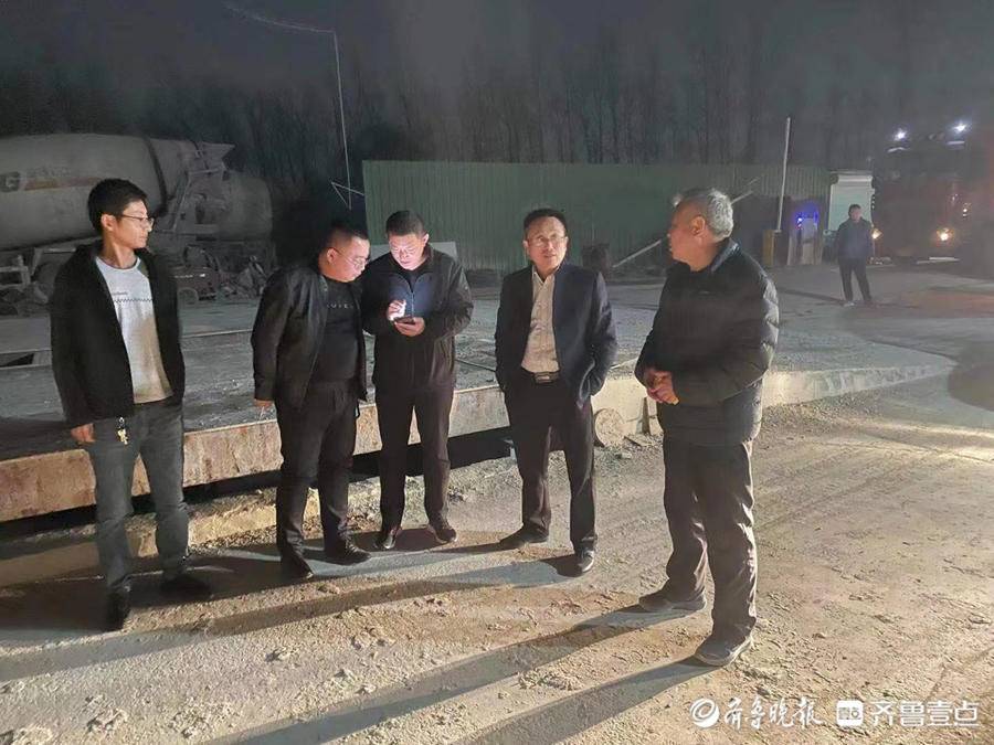 成武县自然资源和规划局领导督导核查卫片情况