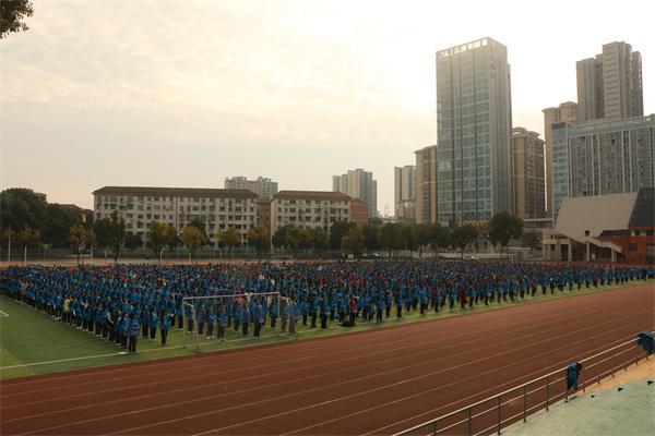 逐梦新征程一起向未来——常德市五中隆重举行2022年春季开学典礼
