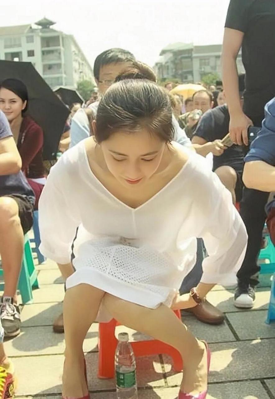 秋瓷炫高清写真9  本文系转载,并不代表赞同其观点和对其真实性负责.