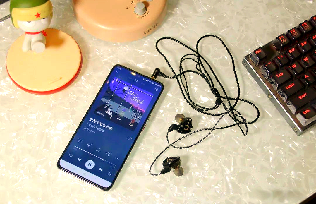 爱国者耳机:有线与蓝牙切换,音质均衡
