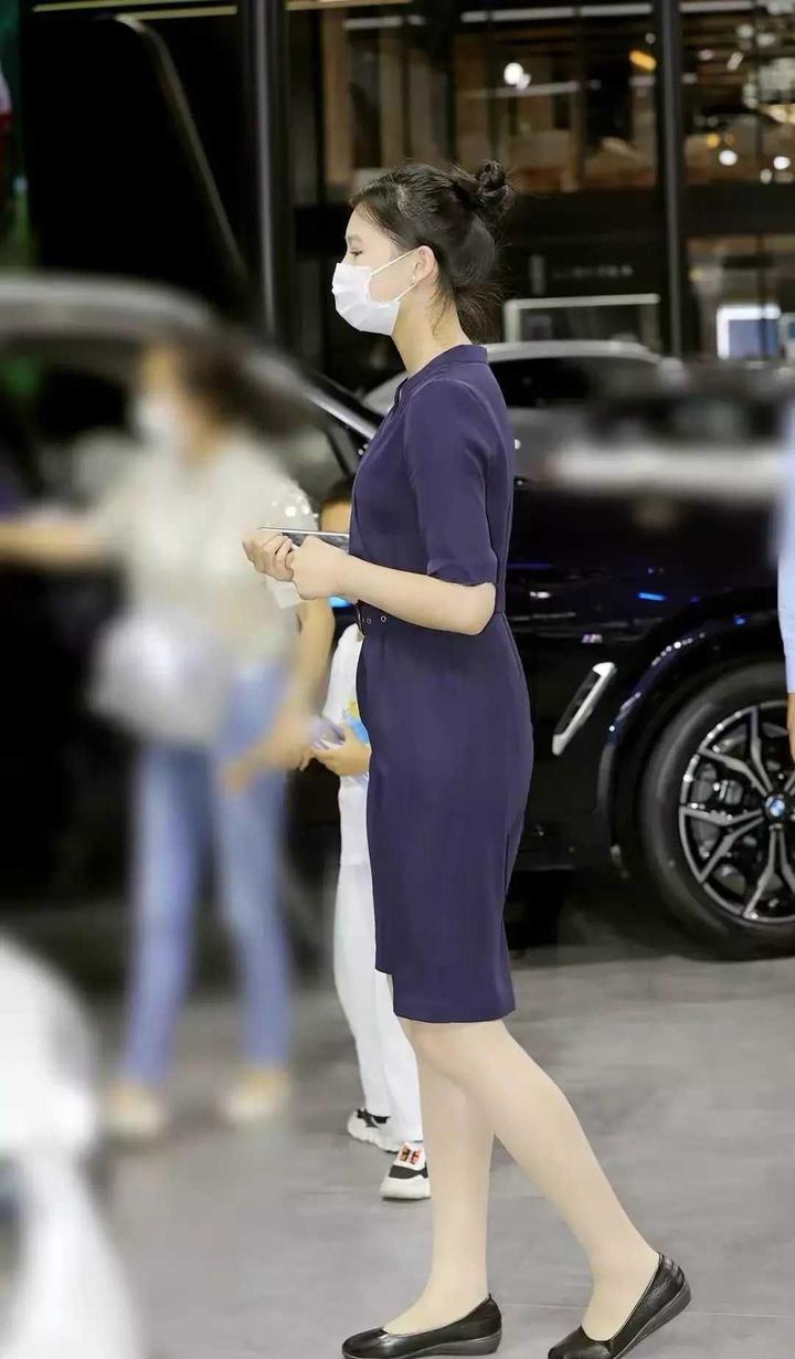 勾搭宝马4s销售顾问，勾搭宝马4s销售顾问是谁