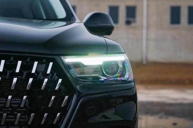 官方配色新增"艾尔斯灰",整体更加年轻,时尚,战斗气息十足