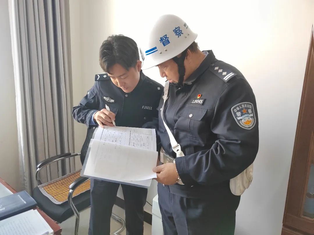 孪井滩公安分局督察法制大队开展全国"两会"期间车枪专项督察