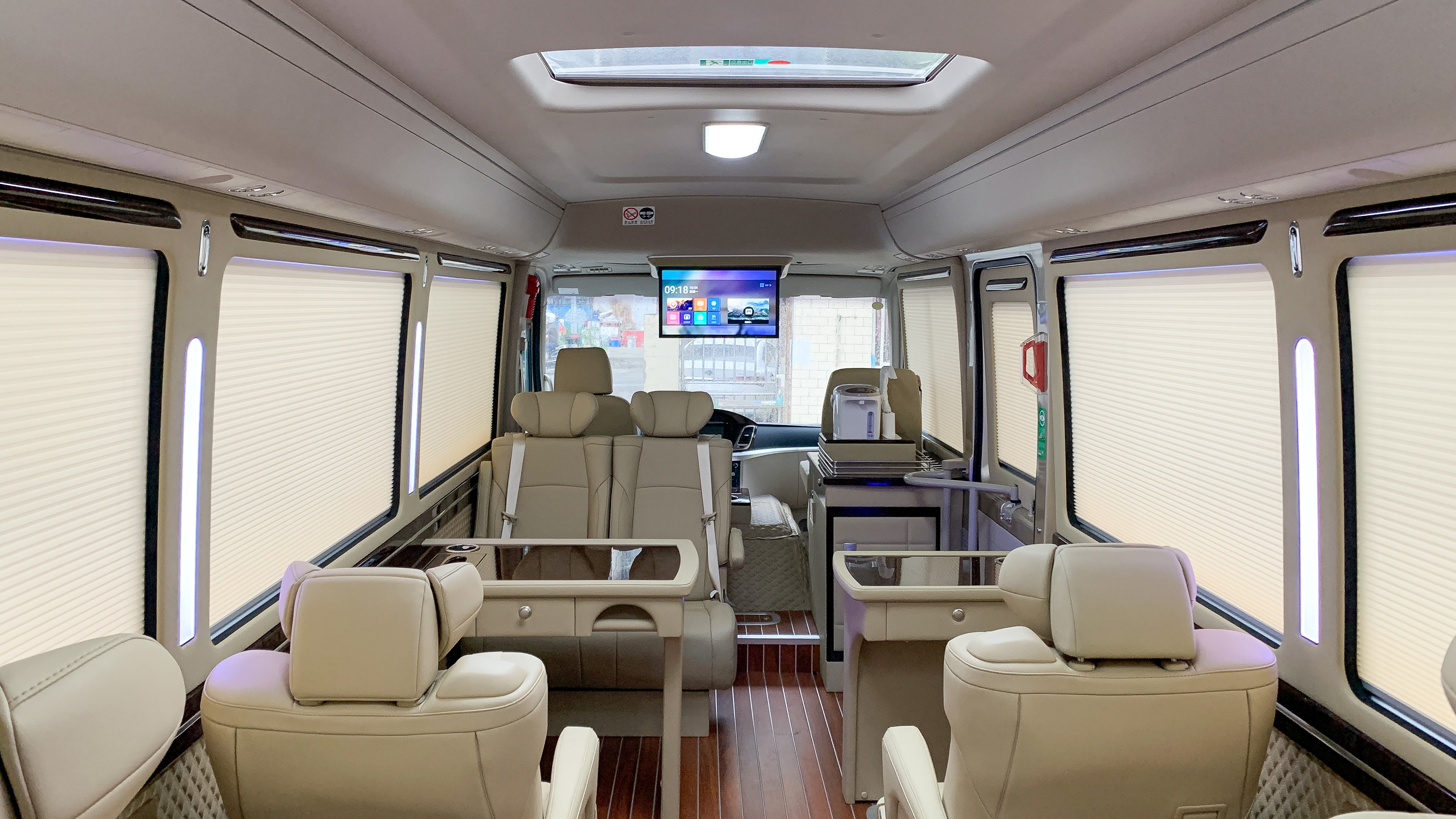 成都考斯特 宇通 商务车内饰改装,升级