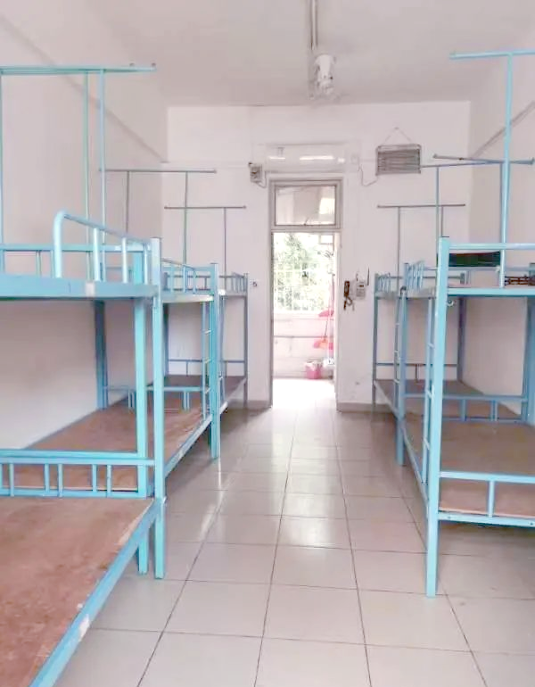 桂洲中学新宿舍设施概览:桂洲中学的新宿舍楼同样提供了10人间的配置