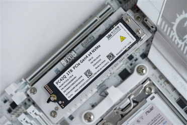 疾速7000MB/s！长江存储PC42Q 1TB SSD图赏