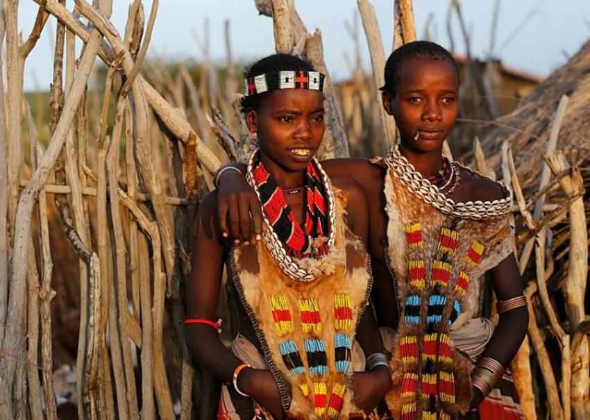 闭塞的非洲哈莫族生活在哪里,有哪些非常特别的民族习惯