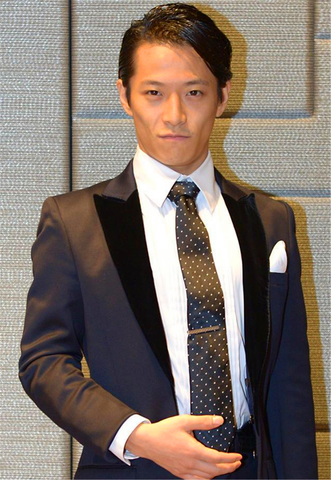 绪方龙一因病退团,自曝精神出现问题,因高强度工作导致