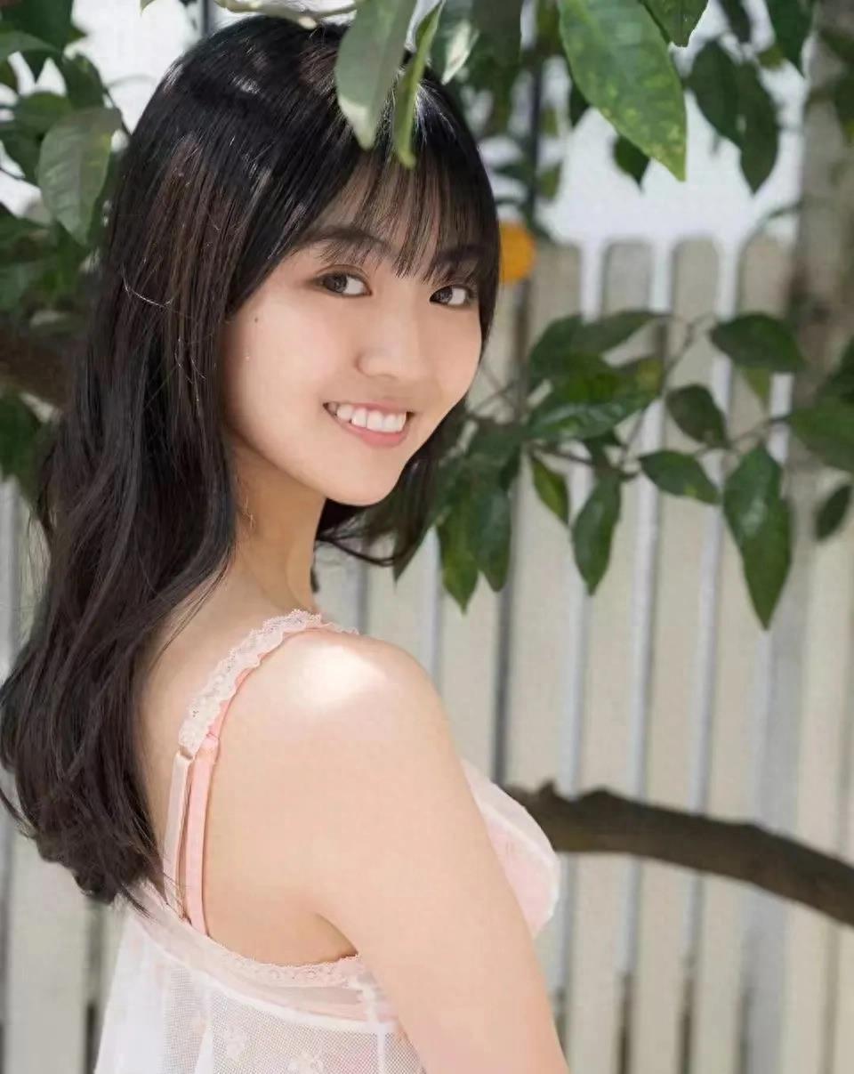 丰田留妃:辣照曝光!「e 级上围」惊艳网友