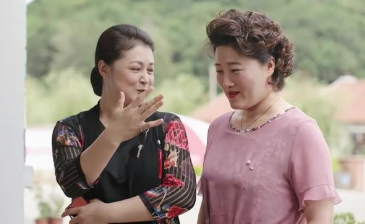 葛珊珊在于月仙葬礼上哭肿眼,转头便在微博公布"一件大喜事"