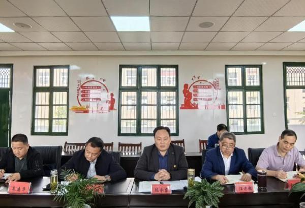 帮扶共建,引领发展——合肥七中教育集团到庐江泥河中学指导工作