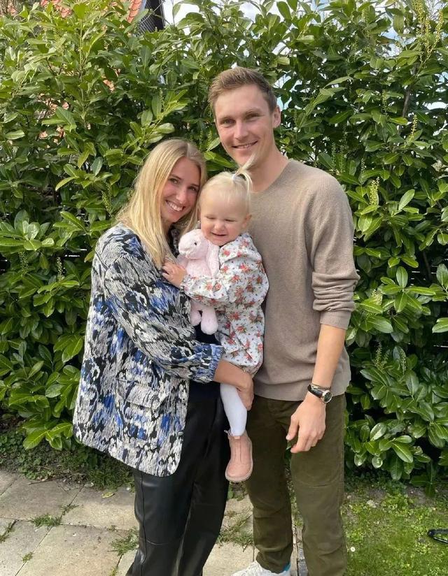 安赛龙公开向世界羽联讨债!隔天官宣喜迎二胎