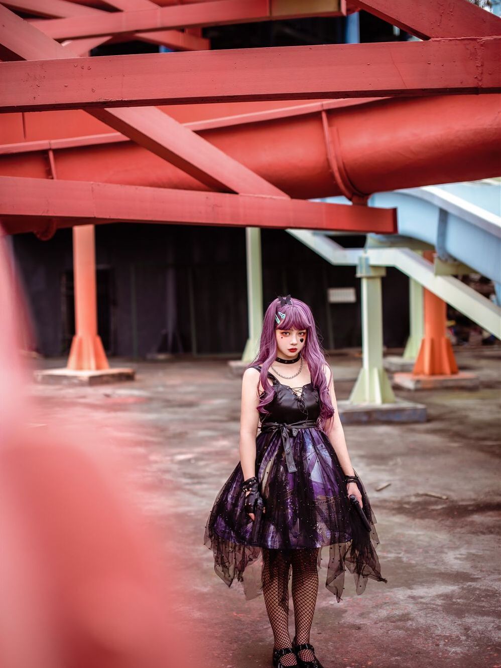 有一种洛丽塔叫"苍蝇裙",远看很酷,近看很美,优雅又大气