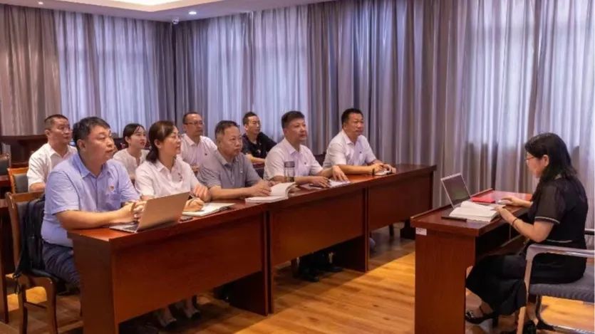 邗江法院立案庭党支部联合扬州大学法学院教工第三党支部开展支部共建