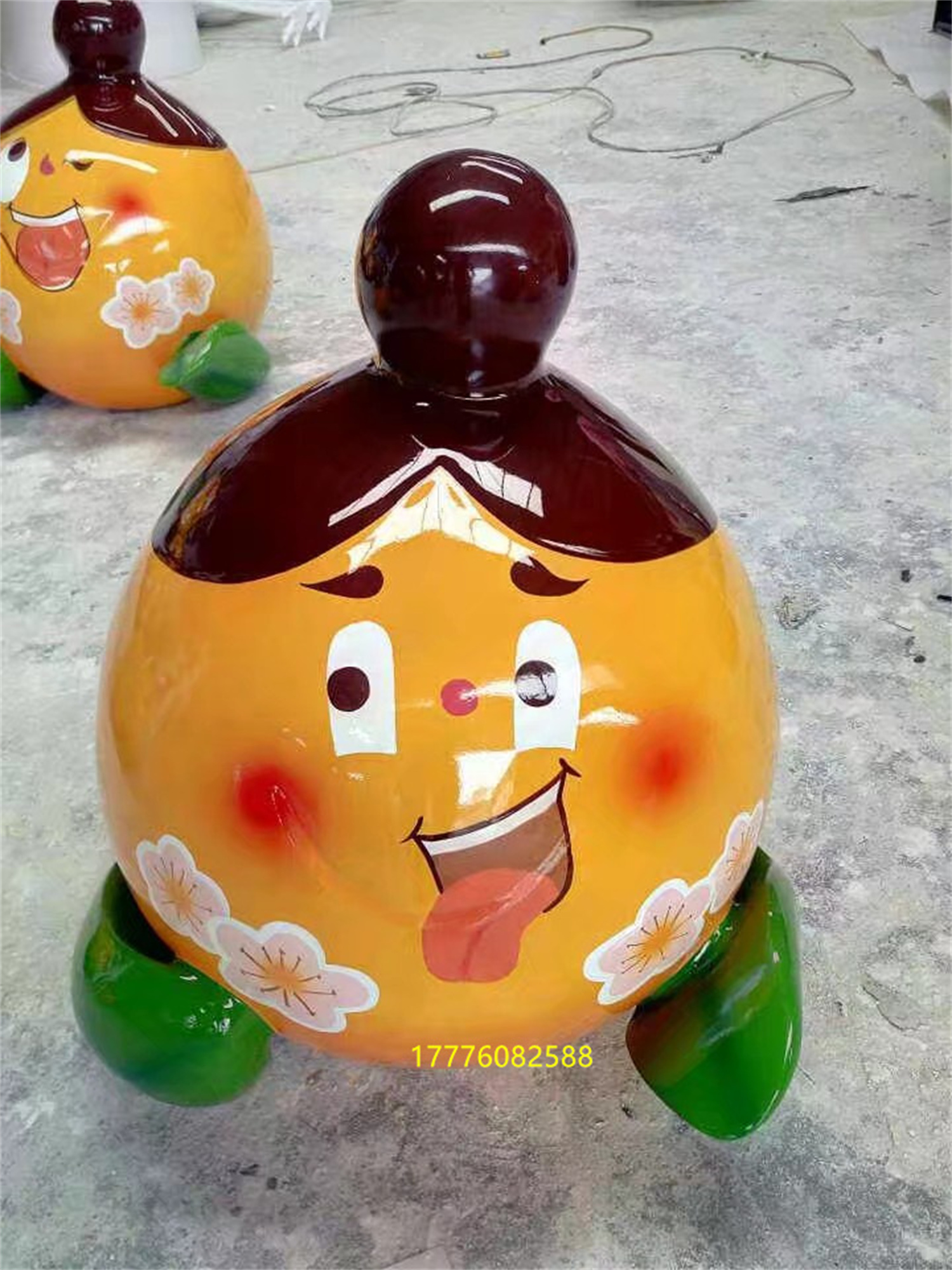 玻璃钢卡通杏仁雕塑 baijiahao.baidu.com