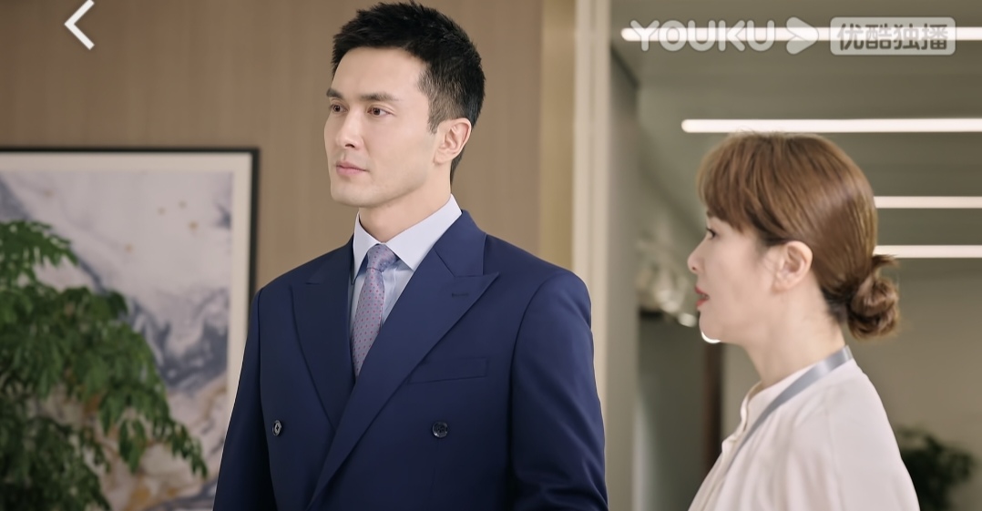 《误入浮华》:他图她身子,她图他权力,熟男熟女,互相试探较量