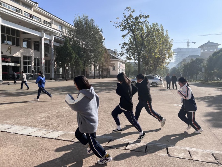 江山市滨江高级中学图片