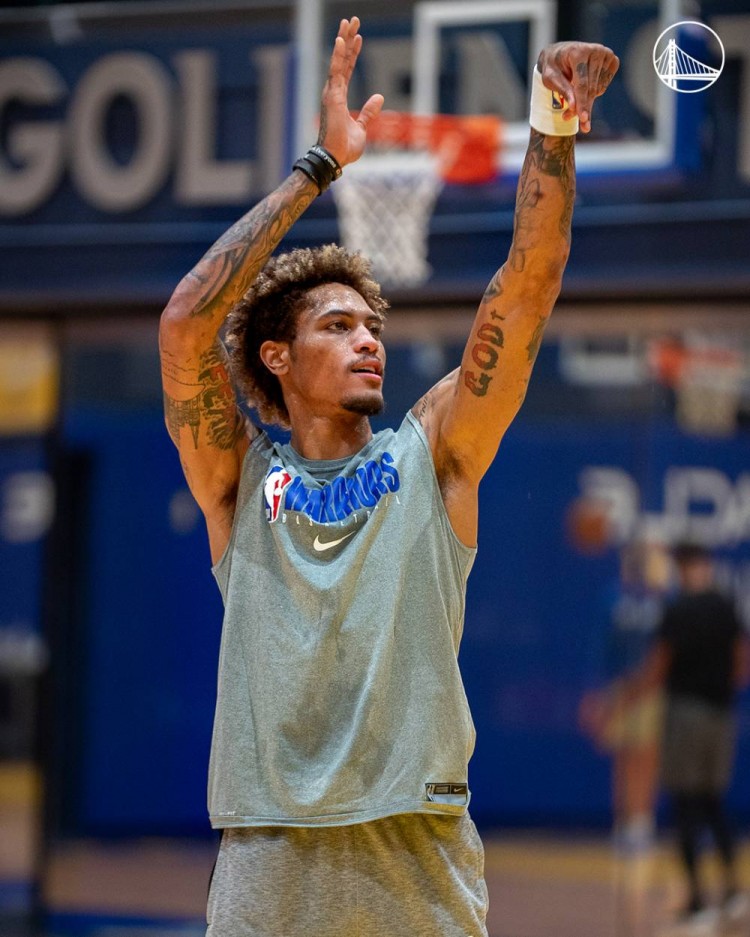 祝福勇士前锋乌布雷25岁生日快乐!