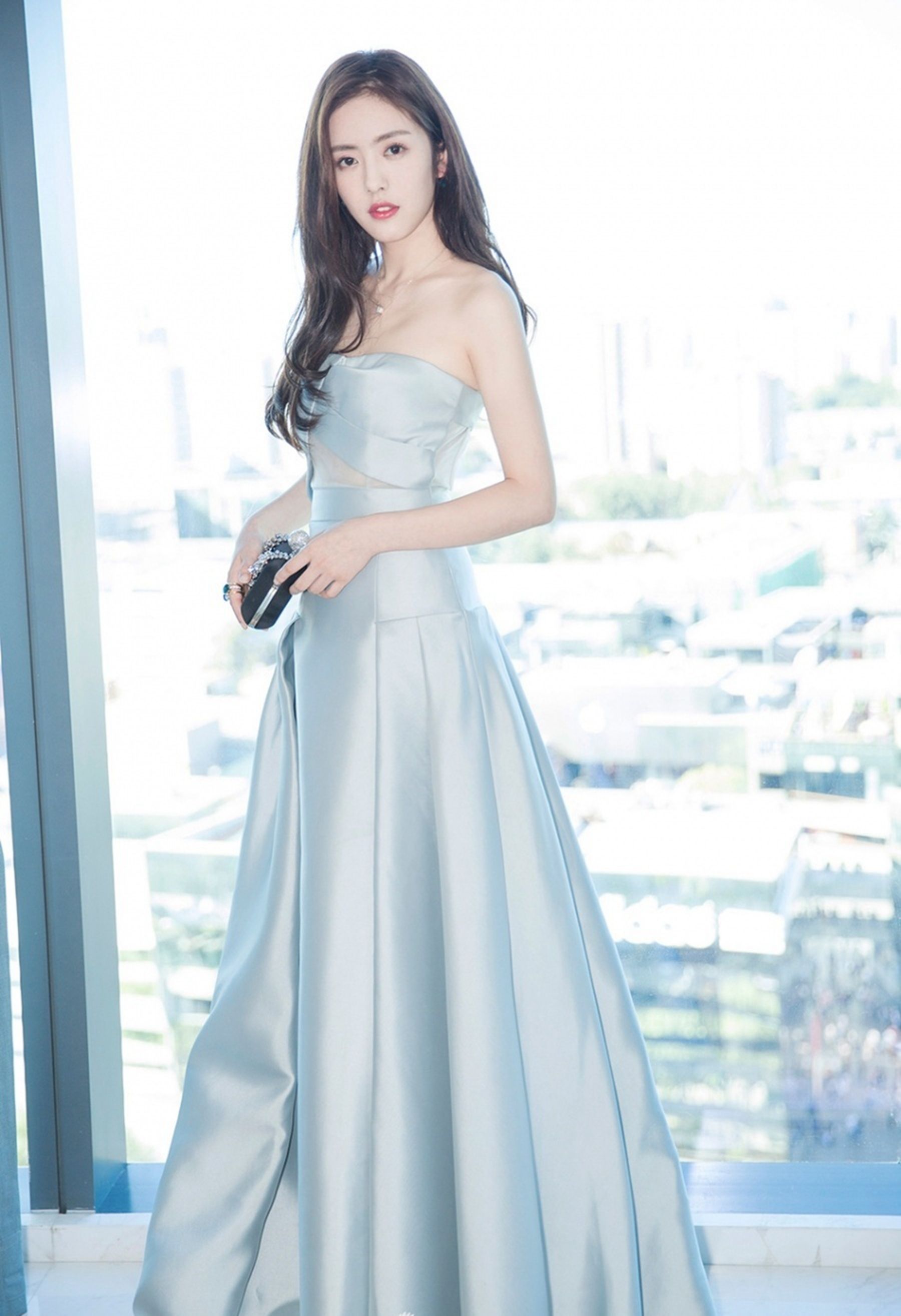 蔡文静冰蓝色长裙性感写真