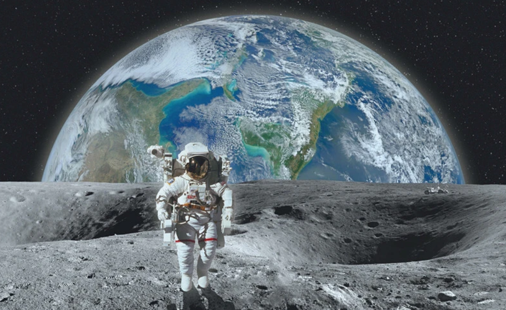 宇航员登月后不敢回看地球,他们为何不安?在害怕什么?