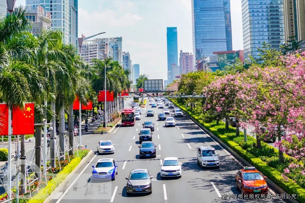 南宁民族大道会展中心  叶子榕/摄