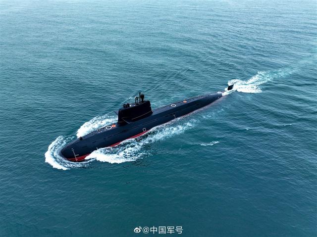 039b高清大图来了!静音蒙皮做工精湛,不愧是国产潜艇的明星产品