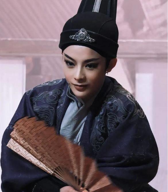 90后越剧小生陈丽君,惊艳演绎《倚天屠龙记》赵敏角色!