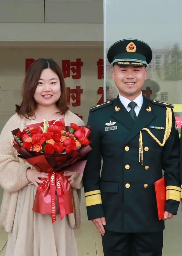 见证荣耀火箭军某部举行晋升授予军衔仪式