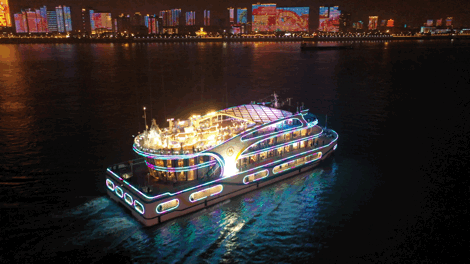 长江夜游出新招首个办大事的游轮来了