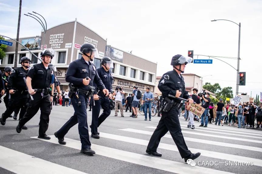 川普发推安慰:警察局长在圣路易斯被抢劫者枪杀 今晚阿纳海姆等南加17