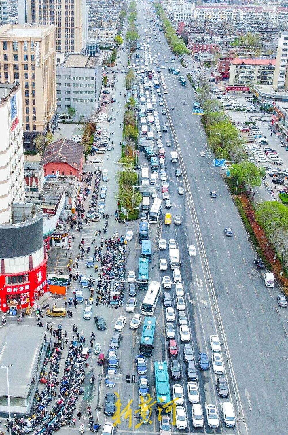 节前出行高峰来了,济南多个交通枢纽周边道路车流量骤增