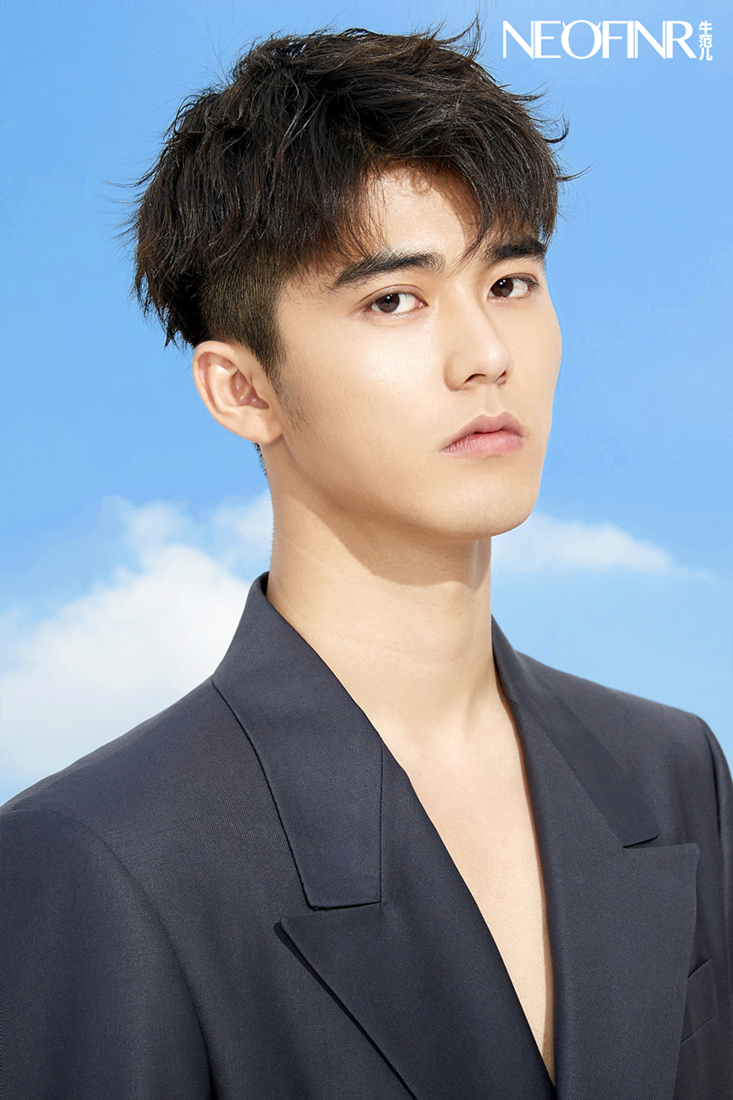 刘奕畅最新时尚大片曝光 高级表现力演绎时髦青年穿搭法则