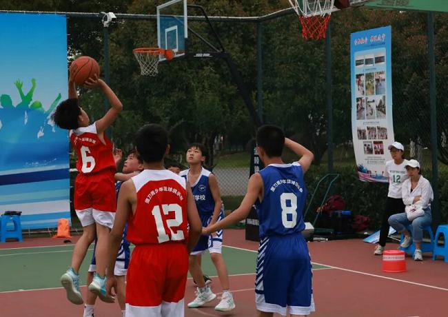 掇刀石小学:"篮"下显风采"球"场展英姿