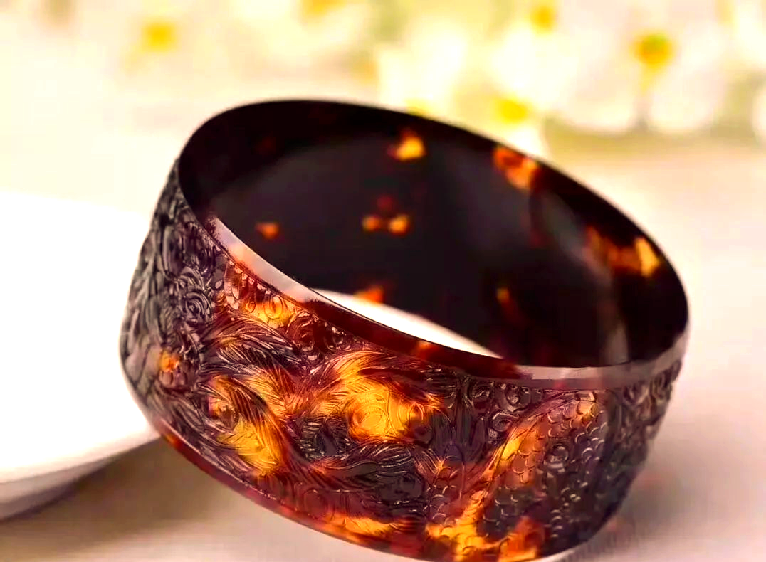 玳瑁:海中的宝藏与历史悠久的工艺品