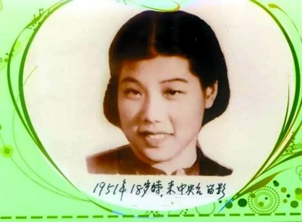 新中国第一代播音员葛兰现身,如今90岁高龄,与丈夫夏青亦师亦友