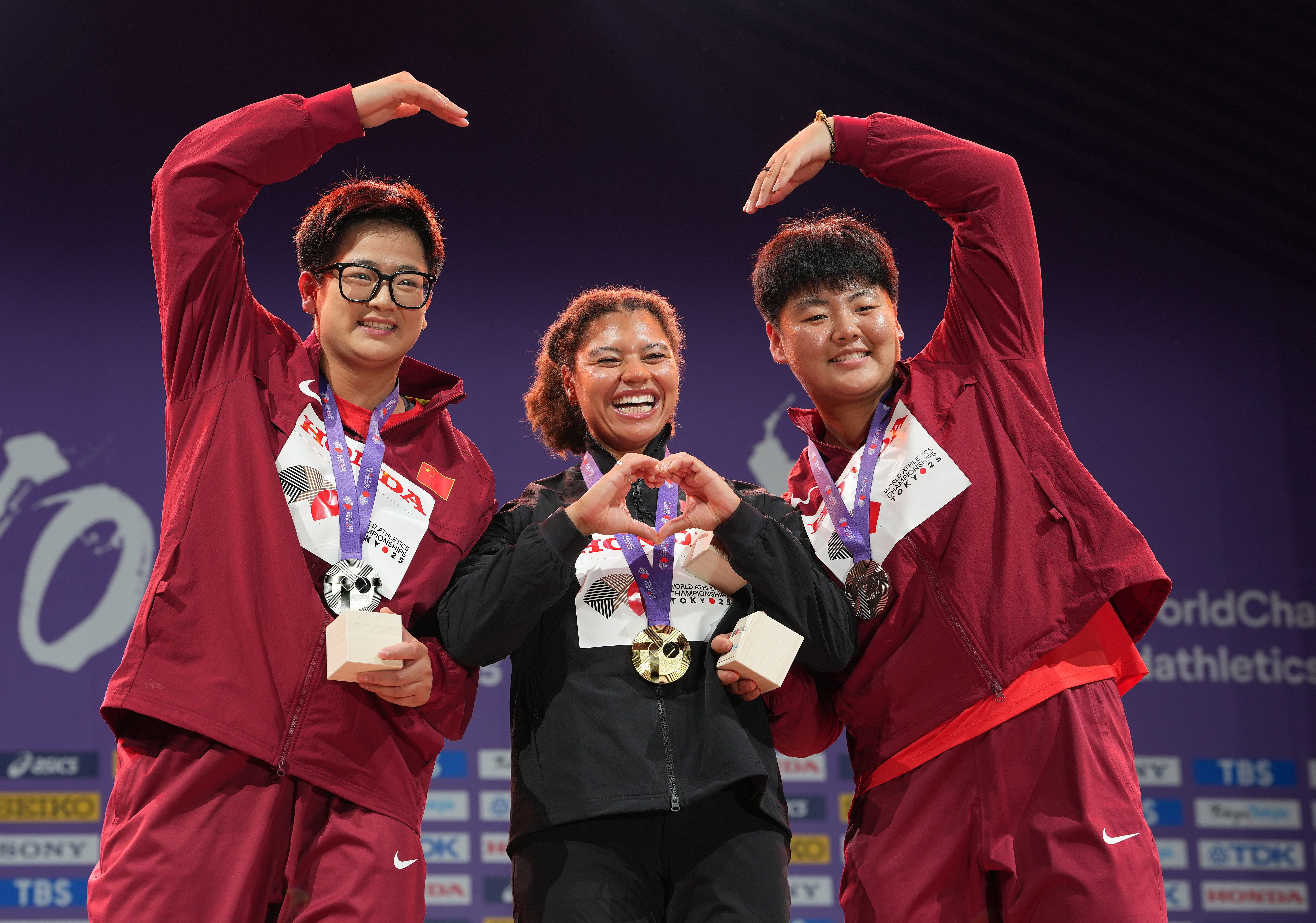 女子链球颁奖仪式