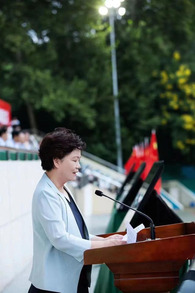 以清澈青春书写最美青年模样|郝芳华校长在2022年新生开学典礼上的