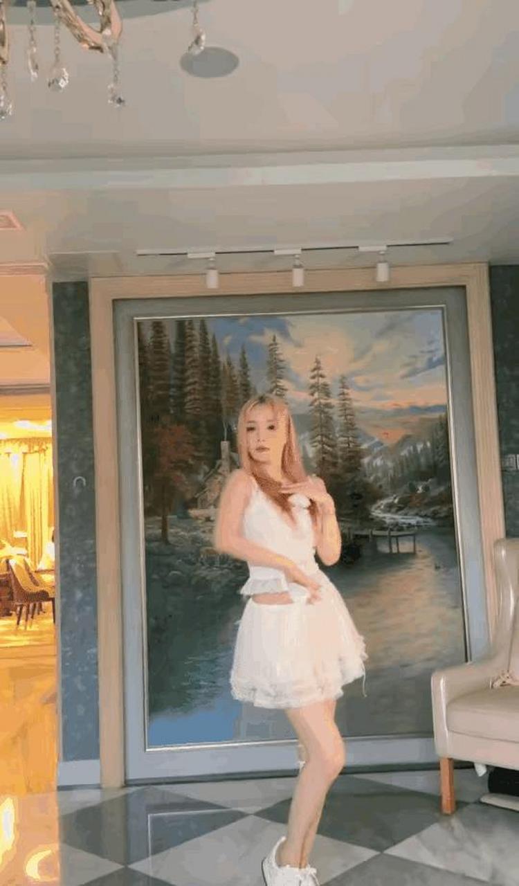 李小璐跳舞还是不错的