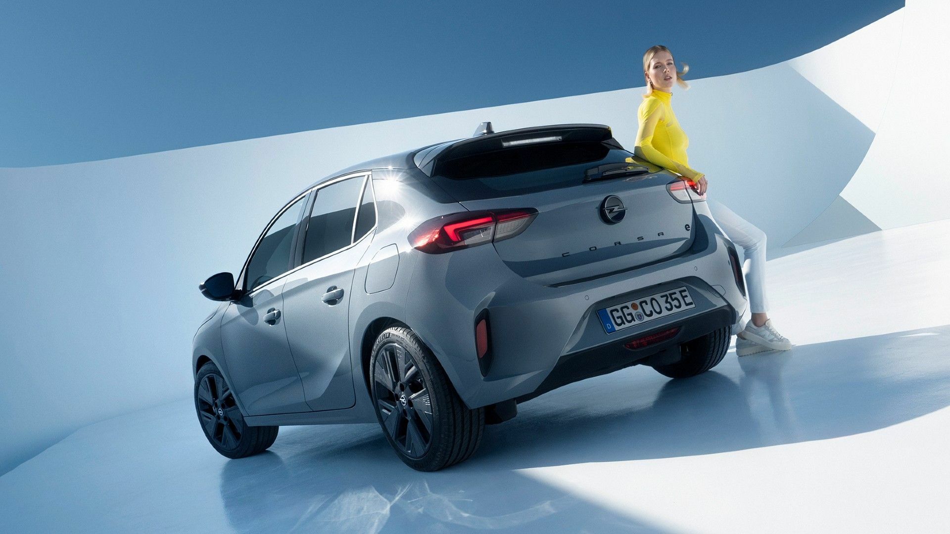 欧宝发布新款corsa掀背小车 换装"墨镜"帅气前脸