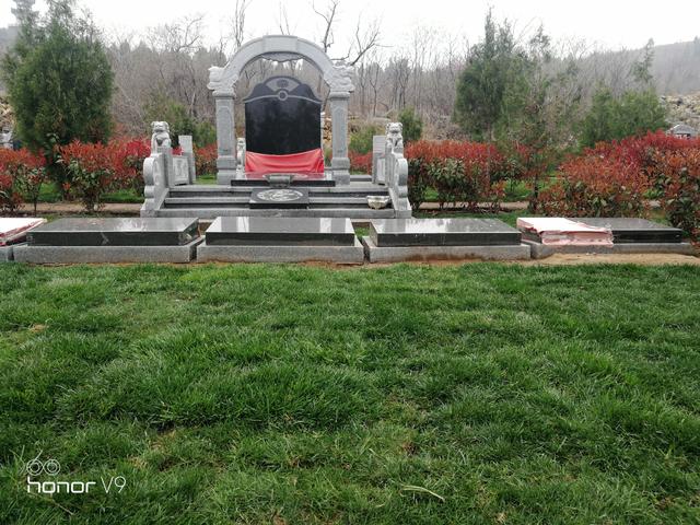 嶧城蓮花山生態陵園|定製三四五代家庭墓|秋思網購墓更優惠