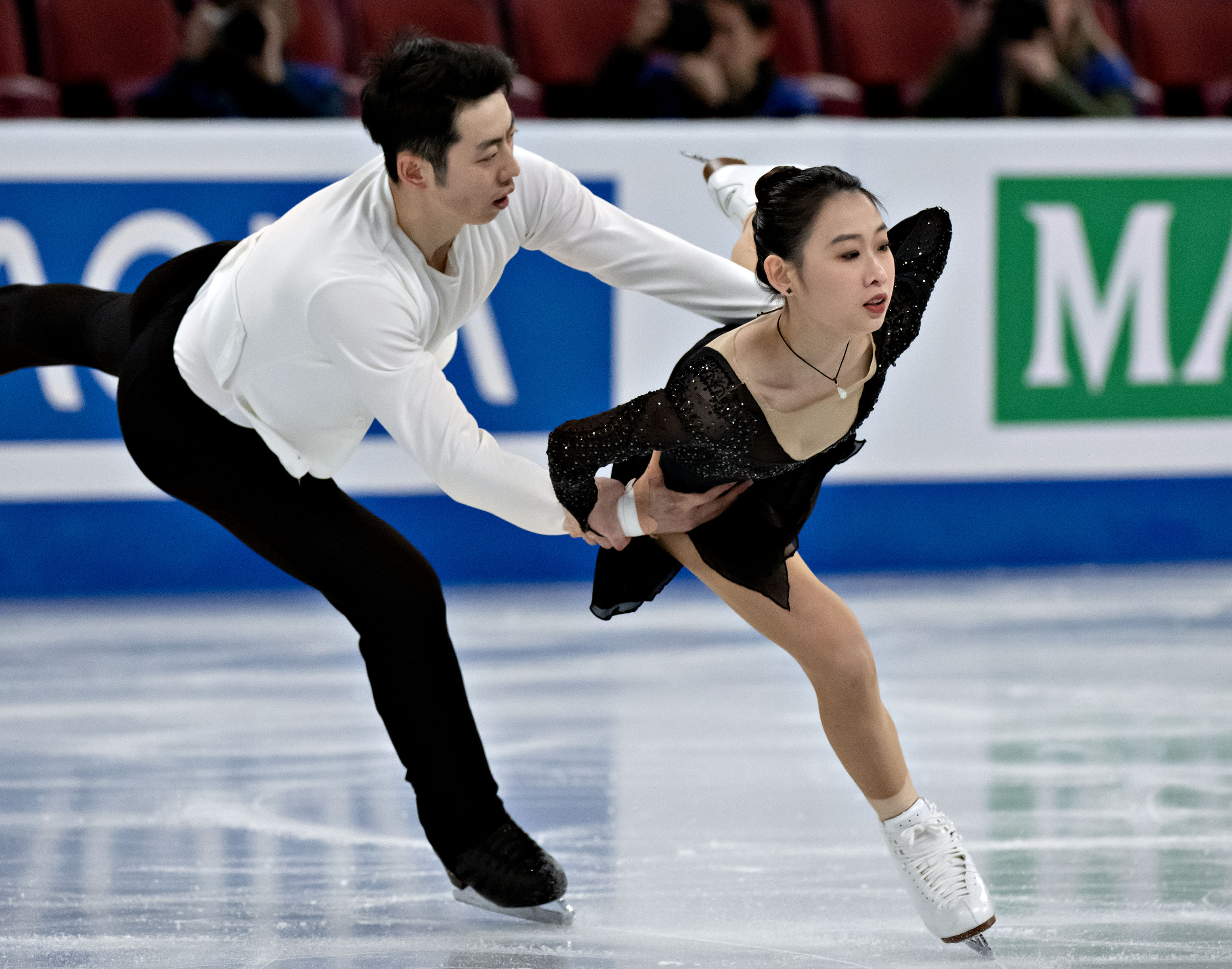 (体育)花样滑冰——世锦赛:彭程/王磊位列双人滑第16名