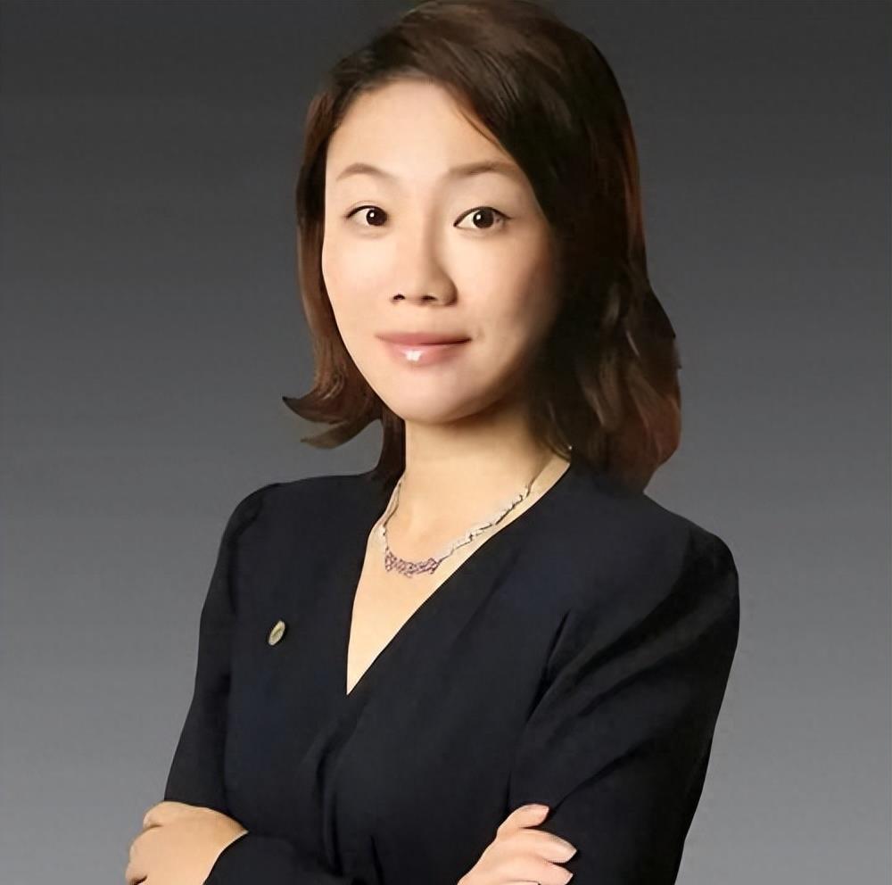 万科最贵董秘朱旭:月薪70万,年收入超董明珠,如何做到的?