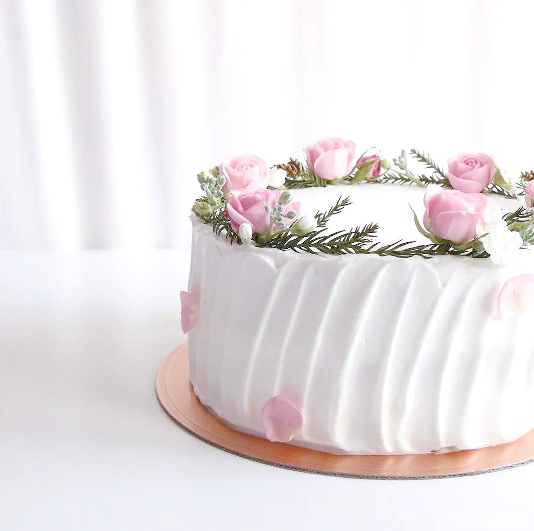 如何用斜纹装饰提升蛋糕侧面美感