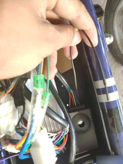 电动车限速器是哪根线,电动车的保险比燃油车贵