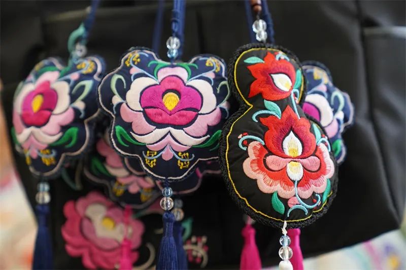 乐享云南|好礼·楚雄彝绣香囊
