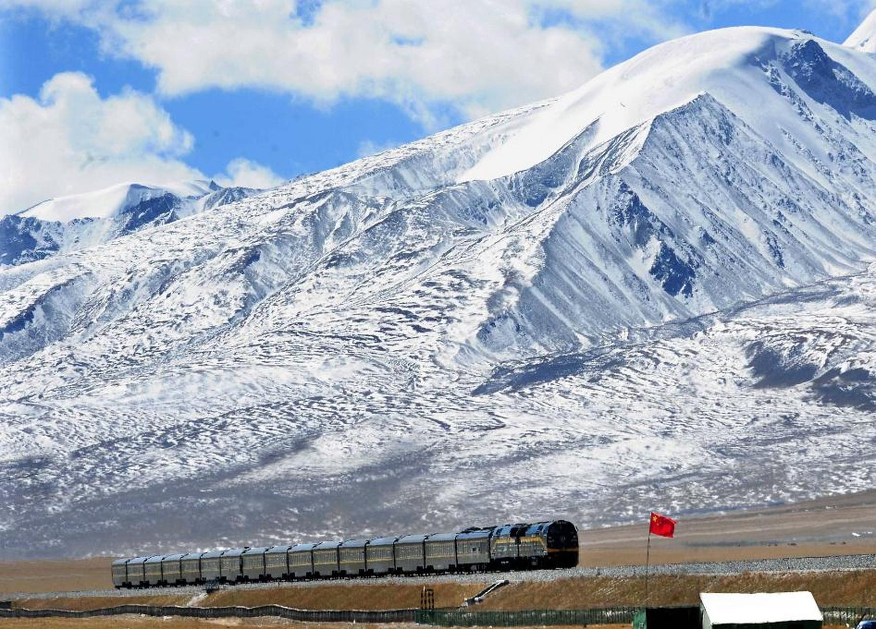 我国斥资80亿修建的中尼铁路,即将进入完工倒计时,为何印度却在关键