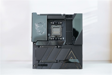 限量1000块！微星MEG X870E GODLIKE X EDITION主板图赏